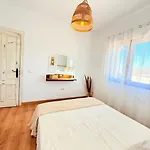 La Casa Roja Casa Privada Con Piscina Y Vistas Zona *