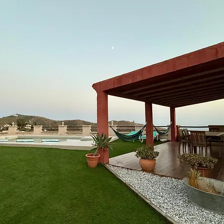 La Casa Roja Casa Privada Con Piscina Y Vistas Zona *